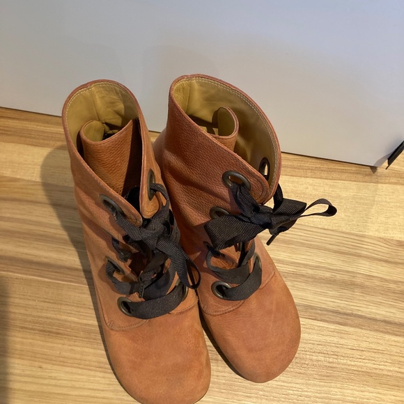 LEATHER BOOT WITH RIBBON LACES - Picture 4 of 6